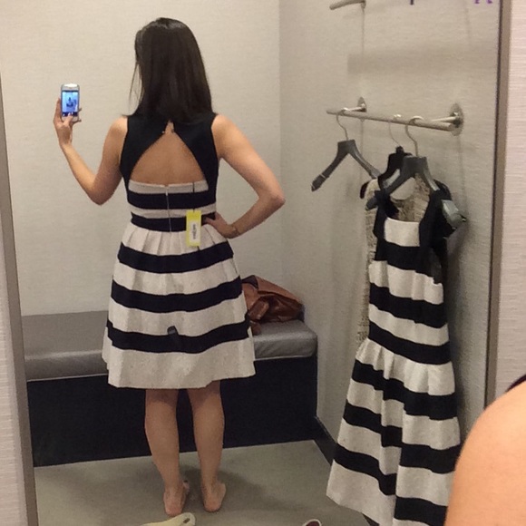 Dress with pockets. - Picture 7 of 8